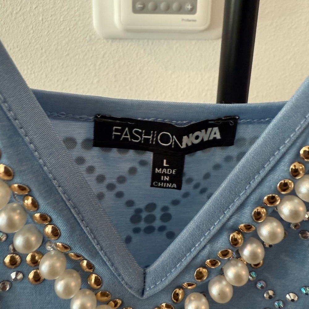 Fashion Nova women’s Light Blue color Dress with Pearl and Gold Accents large - Picture 3 of 5